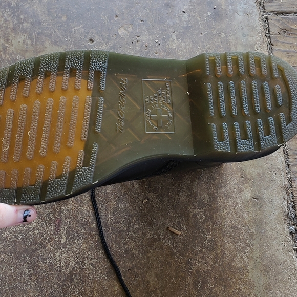 Doc Martin's 1460 lace up Airwair lightly used size 6 womens vegan leather docs - Picture 2 of 4